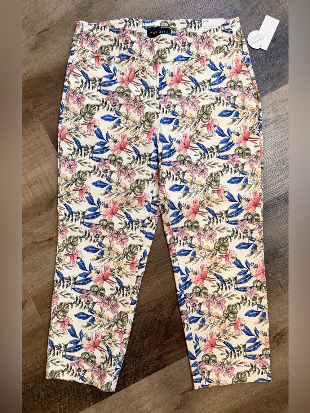 Premise ππ Capri Tropical Floral Stretch Tummy Control Pull-On Size Medium - Picture 11 of 15
